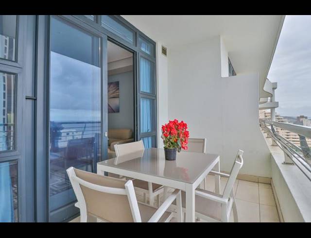 2 BEDROOM APARTMENT FOR SALE IN UMHLANGA ROCKS